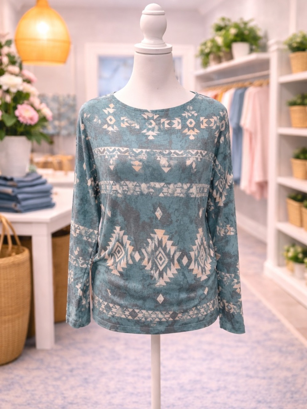White Birch Aztec Print Lightweight Sweatshirt Boho Stretch Top Small NWOT